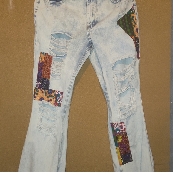Almost Famous Vintage size 11 Patch Jeans - Picture 3 of 5